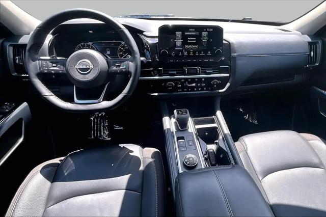 2025 Nissan Pathfinder SL 4WD
