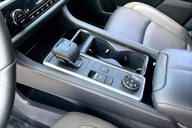 2025 Nissan Pathfinder SL 4WD
