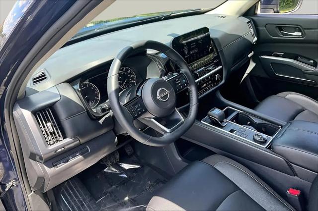 2025 Nissan Pathfinder SL 4WD