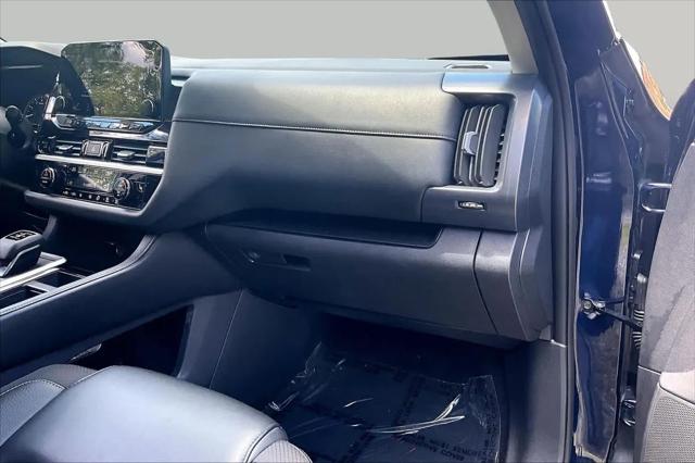 2025 Nissan Pathfinder SL 4WD