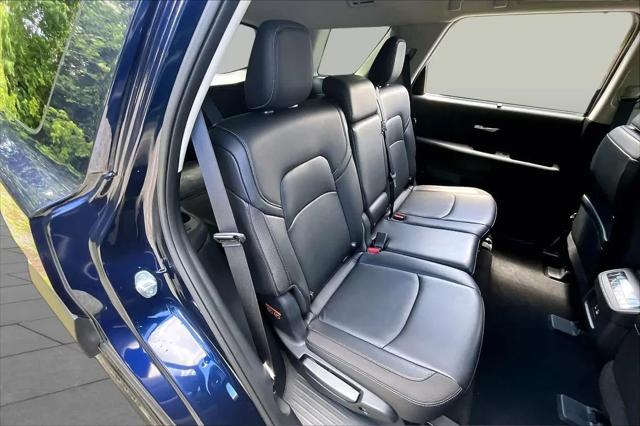 2025 Nissan Pathfinder SL 4WD