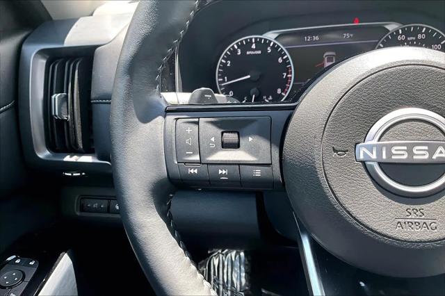 2025 Nissan Pathfinder SL 4WD