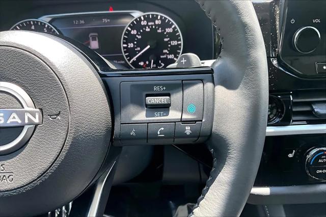 2025 Nissan Pathfinder SL 4WD