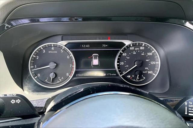 2025 Nissan Pathfinder SL 4WD