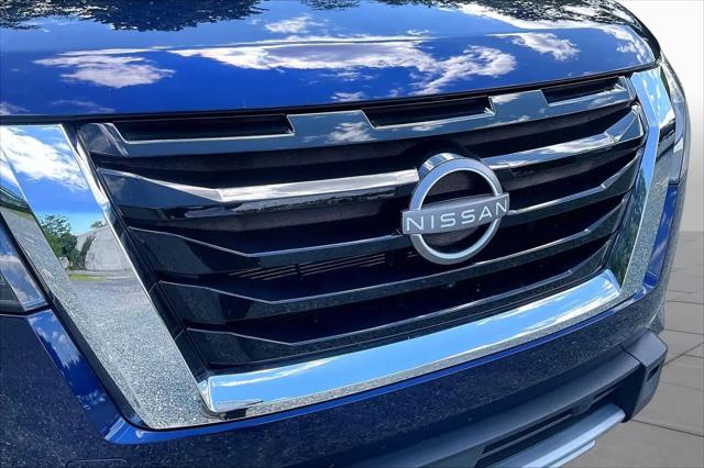 2025 Nissan Pathfinder SL 4WD