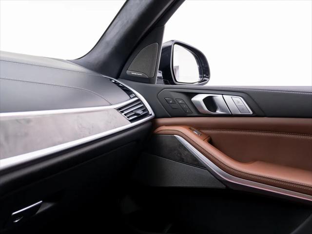 2021 BMW X7 M50i
