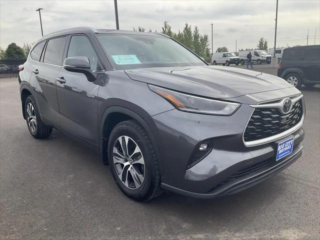 2021 Toyota Highlander XLE for sale in Sioux Falls, SD