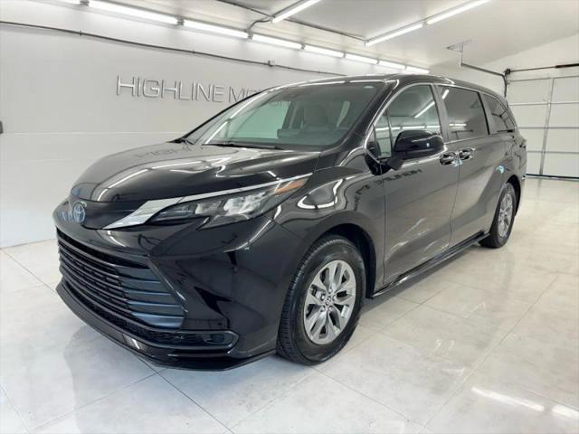 2024 Toyota Sienna LE for sale in Southampton, NJ