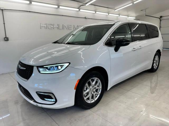 2024 Chrysler Pacifica Touring L for sale in Southampton, NJ
