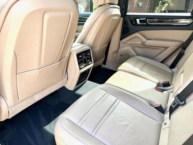 2019 Porsche Cayenne Base