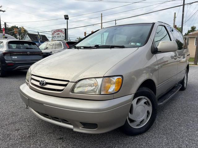2002 Toyota Sienna LE for sale in Folsom, PA