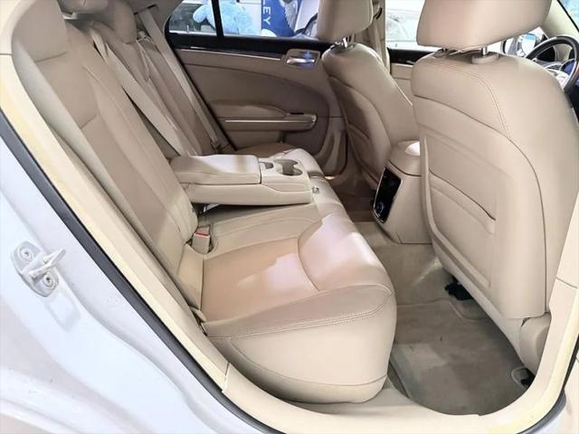 2013 Chrysler 300 Motown