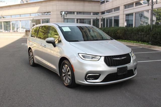 2023 Chrysler Pacifica Hybrid Touring L for sale in Arlington, VA