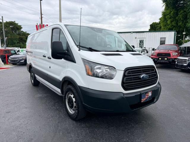 2018 Ford Transit w/Sliding Side Door w/RWB