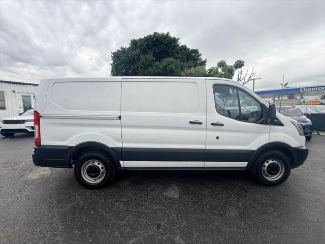 2018 Ford Transit w/Sliding Side Door w/RWB