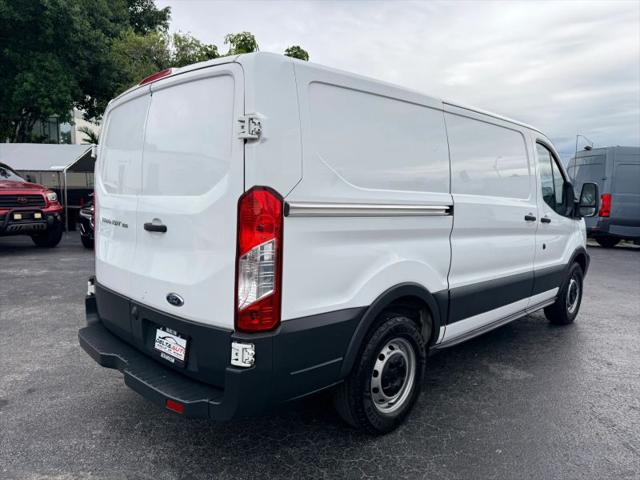 2018 Ford Transit w/Sliding Side Door w/RWB
