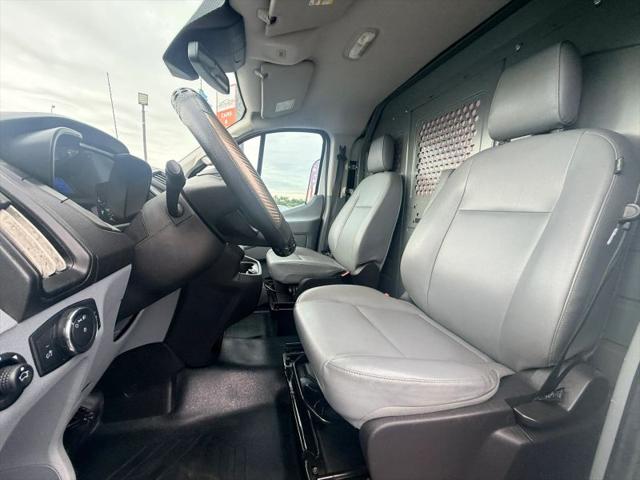 2018 Ford Transit w/Sliding Side Door w/RWB
