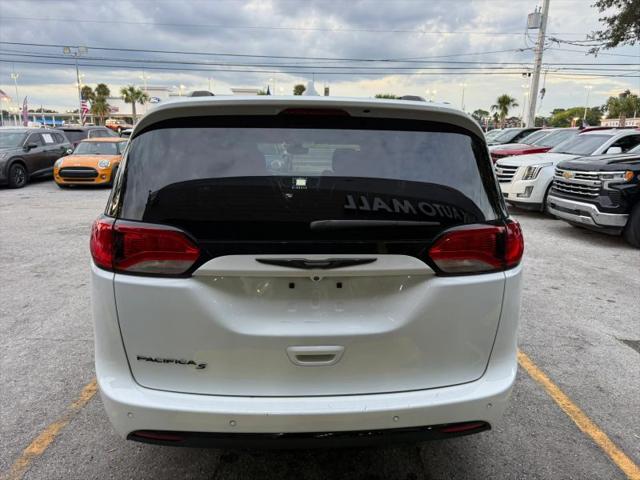2018 Chrysler Pacifica Touring L Plus