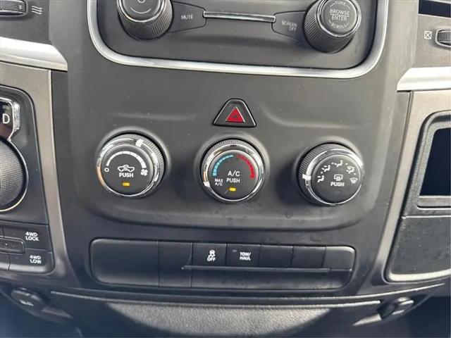2024 Ram 1500 Classic SLT Quad Cab 4x4 64 Box