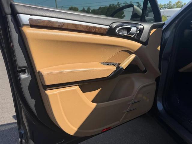 2017 Porsche Cayenne Platinum Edition