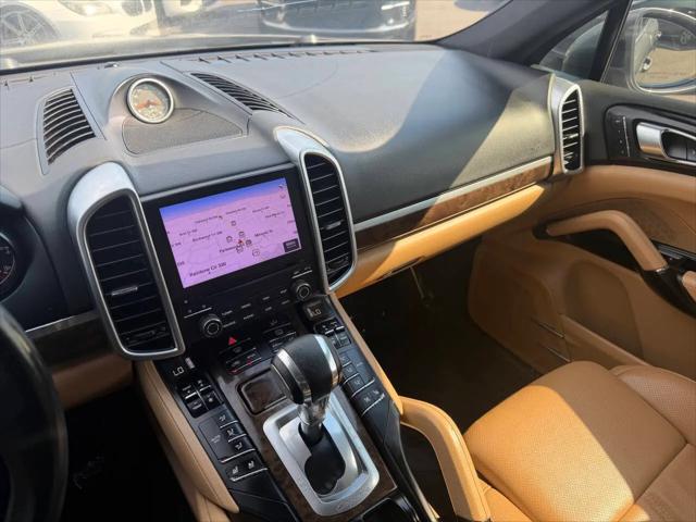 2017 Porsche Cayenne Platinum Edition