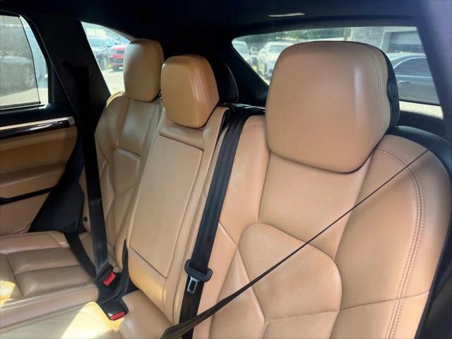 2017 Porsche Cayenne Platinum Edition