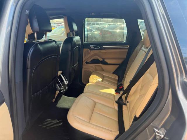 2017 Porsche Cayenne Platinum Edition