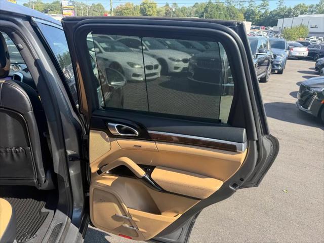 2017 Porsche Cayenne Platinum Edition