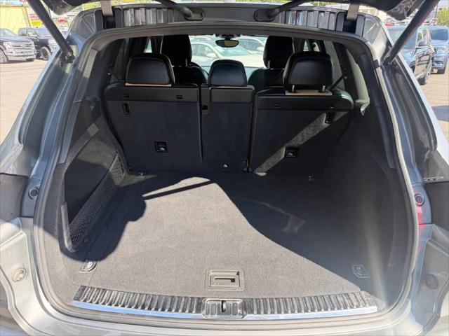 2017 Porsche Cayenne Platinum Edition