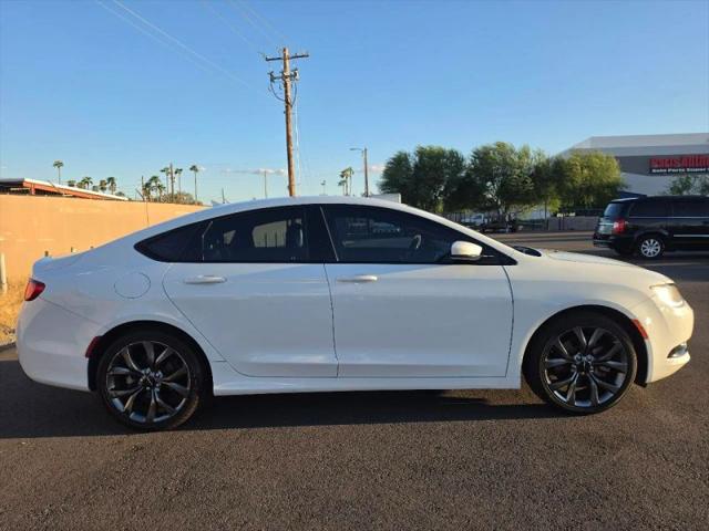 2016 Chrysler 200 S