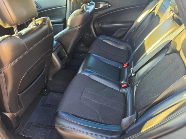 2016 Chrysler 200 S