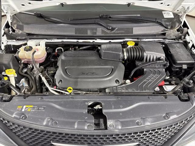 2023 Chrysler Voyager LX