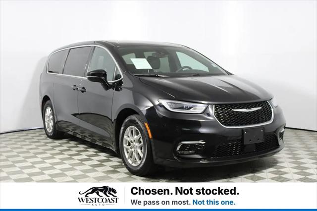 2025 Chrysler Pacifica Select for sale in Montclair, CA