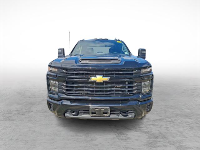 2024 Chevrolet Silverado 2500HD 4WD Crew Cab Standard Bed Custom