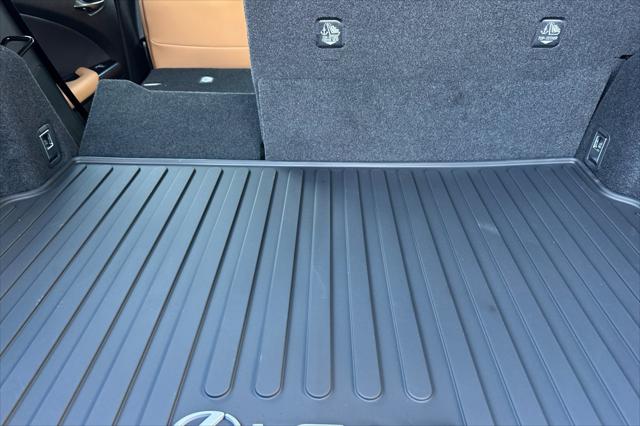 2026 Lexus 300 Premium