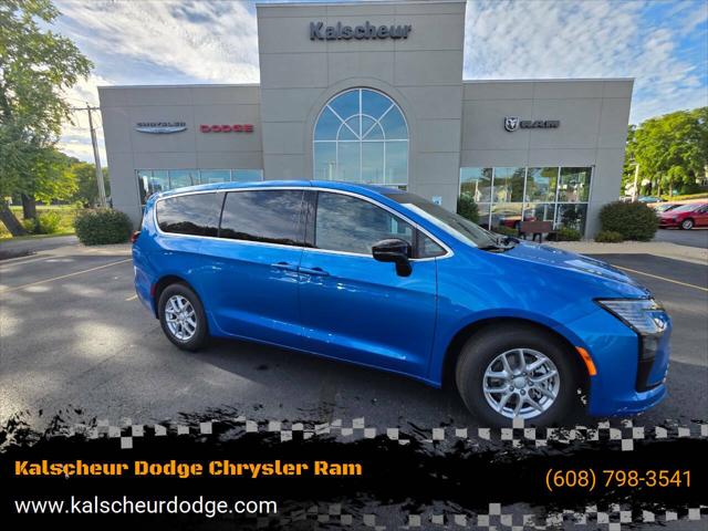 2027 Chrysler Pacifica Select for sale in Cross Plains, WI
