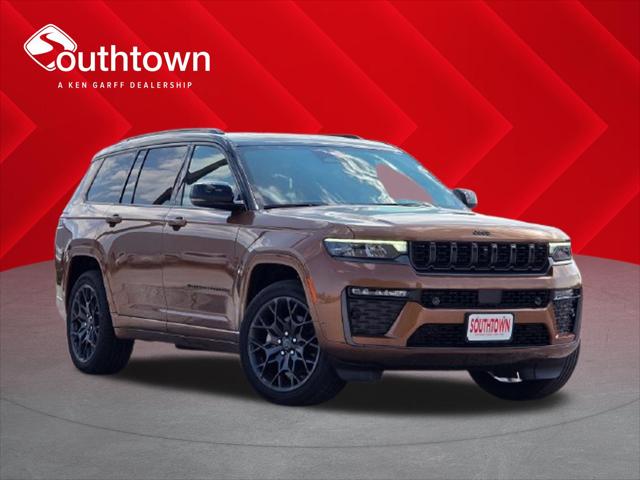 2027 Jeep Grand Cherokee L Summit for sale in Indianola, IA