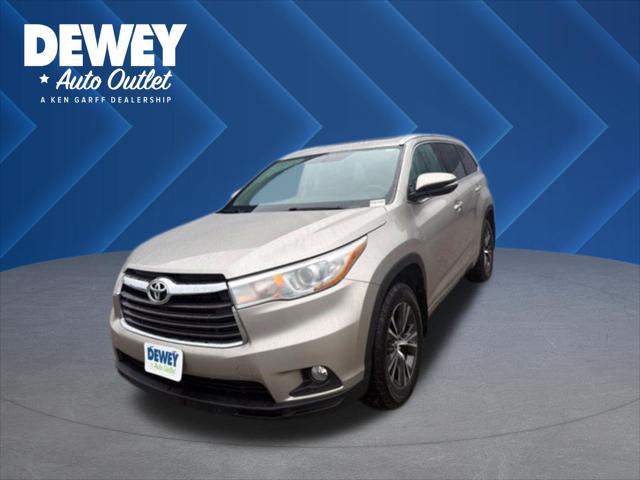 2016 Toyota Highlander XLE V6 for sale in Des Moines, IA
