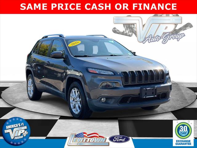 2016 Jeep Cherokee Latitude for sale in Levittown, NY