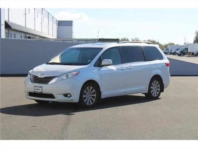 2017 Toyota Sienna XLE 7 Passenger for sale in Marysville, WA