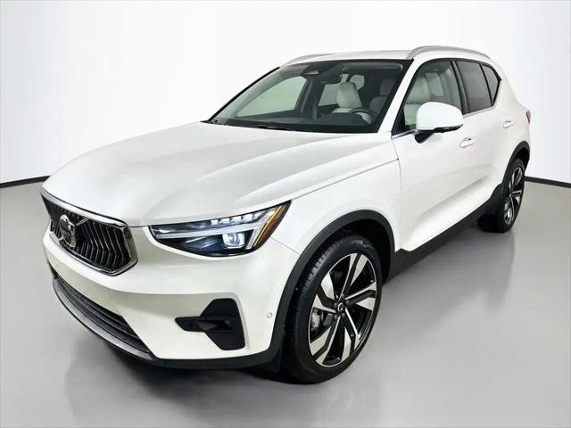 2025 Volvo XC40 B5 Ultra Bright Theme for sale in Dublin, OH