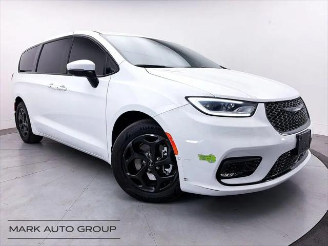 2023 Chrysler Pacifica Hybrid Touring L for sale in Scottsdale, AZ