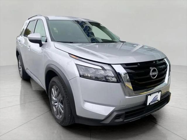 2025 Nissan Pathfinder SV 4WD for sale in Green Bay, WI