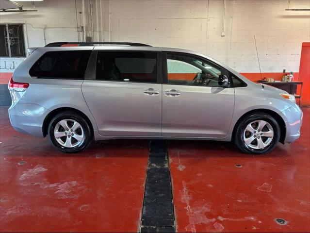 2014 Toyota Sienna LE for sale near Franklin, OH