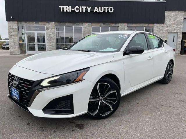 2025 Nissan Altima SR FWD for sale in Menasha, WI