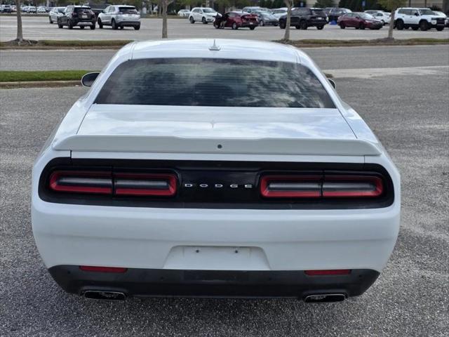 2016 Dodge Challenger SXT Plus