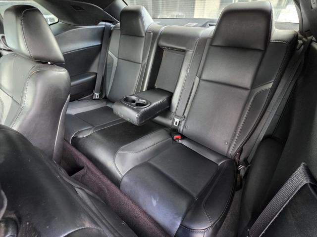 2016 Dodge Challenger SXT Plus