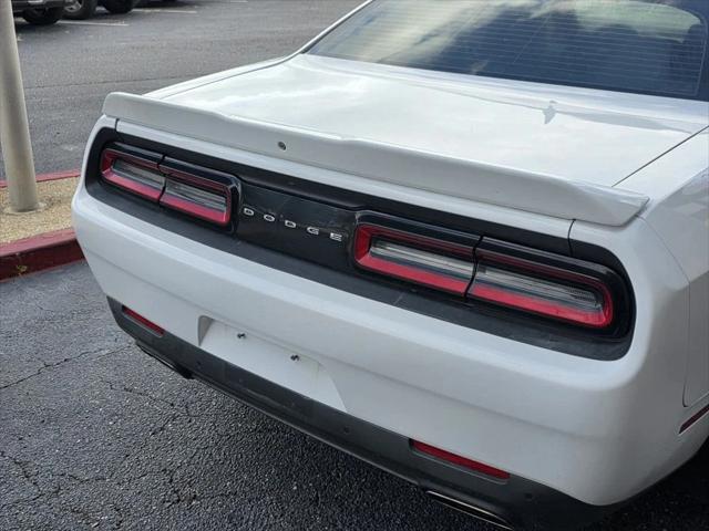 2016 Dodge Challenger SXT Plus