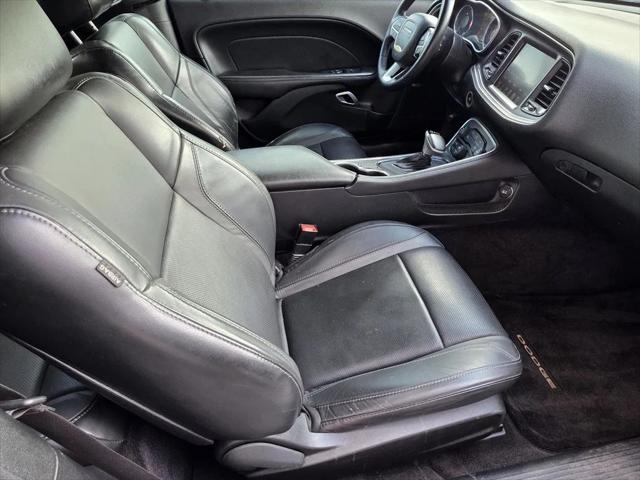 2016 Dodge Challenger SXT Plus
