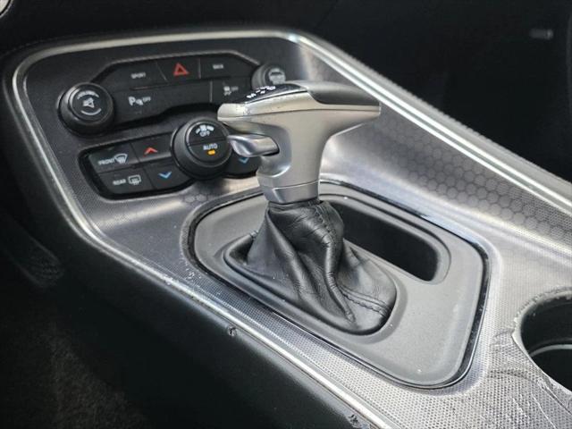 2016 Dodge Challenger SXT Plus